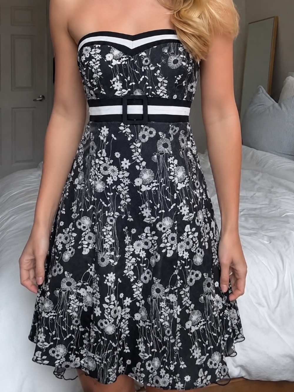 Y2K Floral Mini Strapless Babydoll Dress Petticoat Formal Size Small Black White
